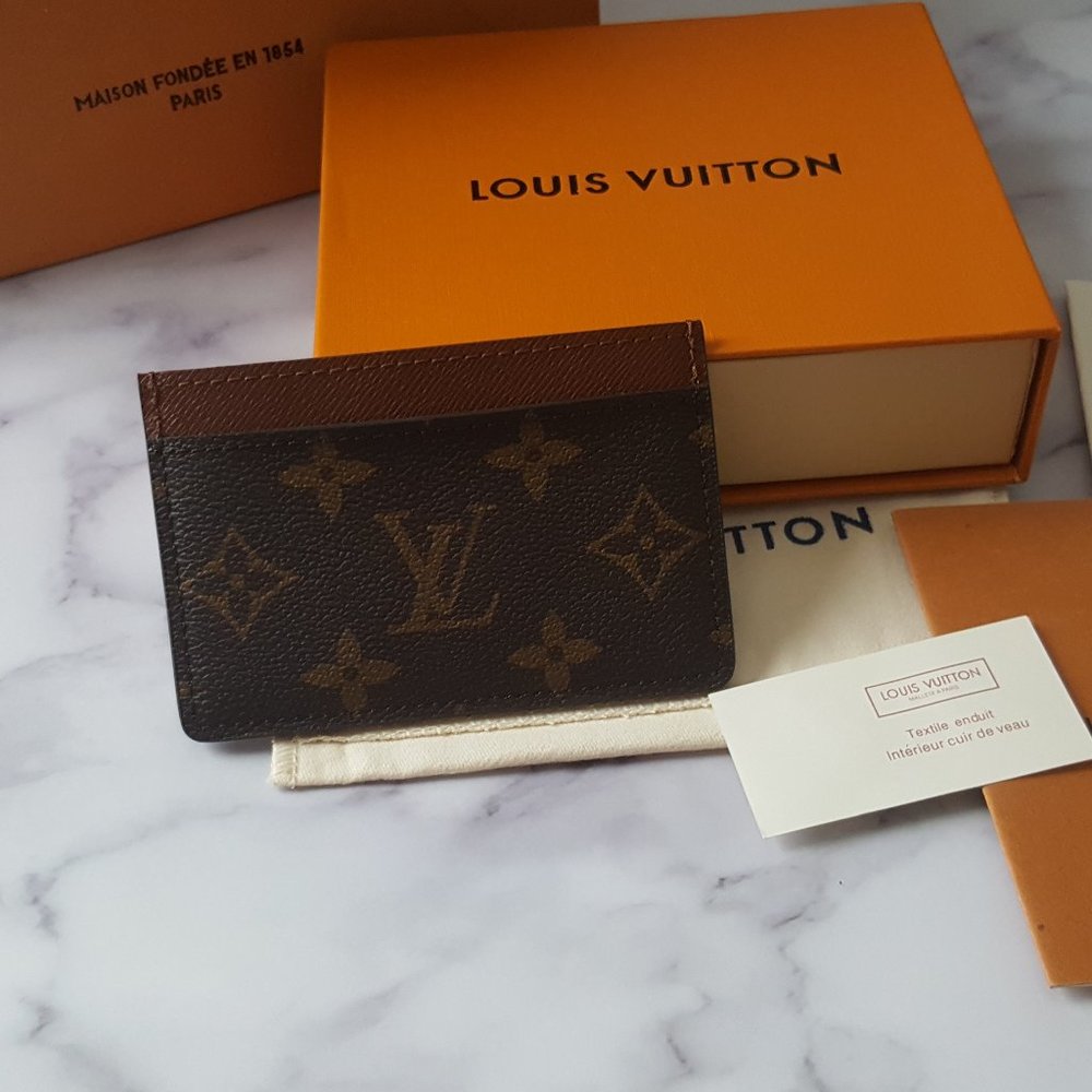 Authentic Louis Vuitton Card Holder Monogram